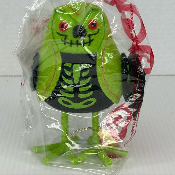 Target Hyde & Eek NEW Feathery Friends X-RAY Halloween Zombie Bird Figurine 2024 - Picture 2 of 7